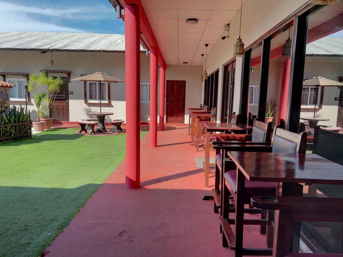 Big Daddy's Club & 2* Puerto Armuelles